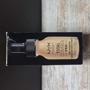 NYX Total Control Pro Foundation - Nude